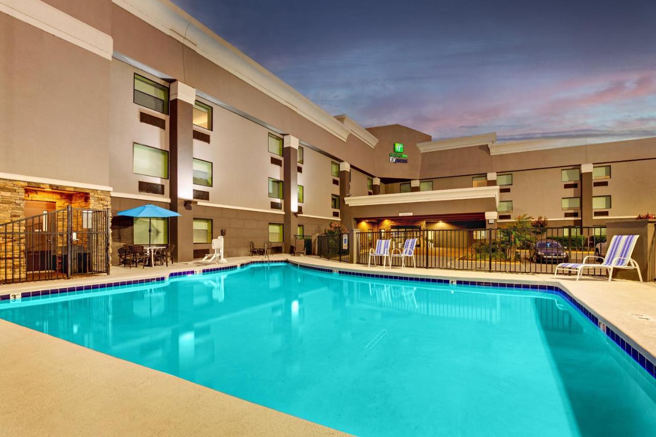 Express W-i40 By Ihg Hotel Nashville